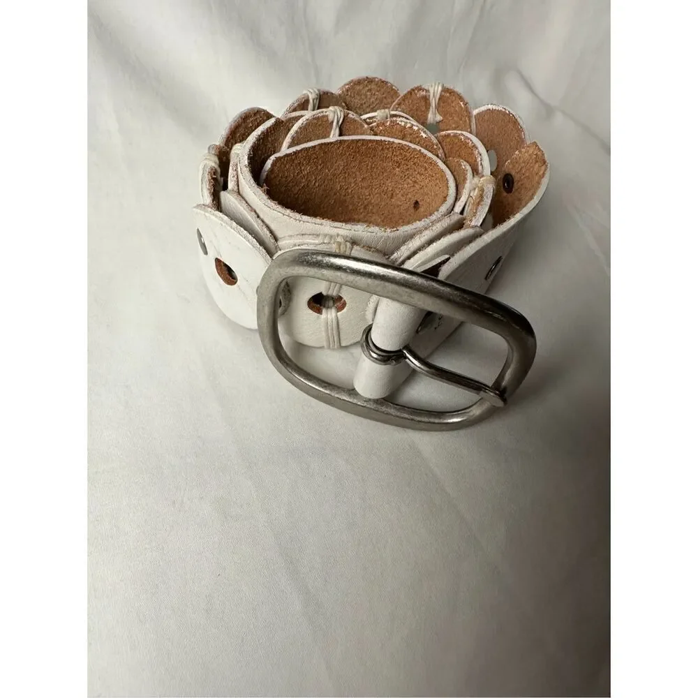 Rolfs women’s white leather studded circle design silver belt size L #43-1324